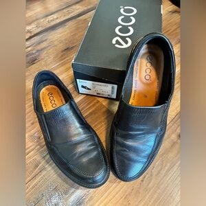 ECCO Men's 9-9.5 Boston Black Leather Loafers Slip On Shoes In Box
